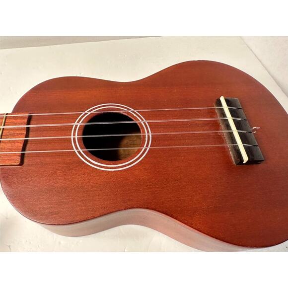 Vintage Silvertone Soprano Ukulele - Brown With Carrying Case Great Condition - Picture 3 of 6